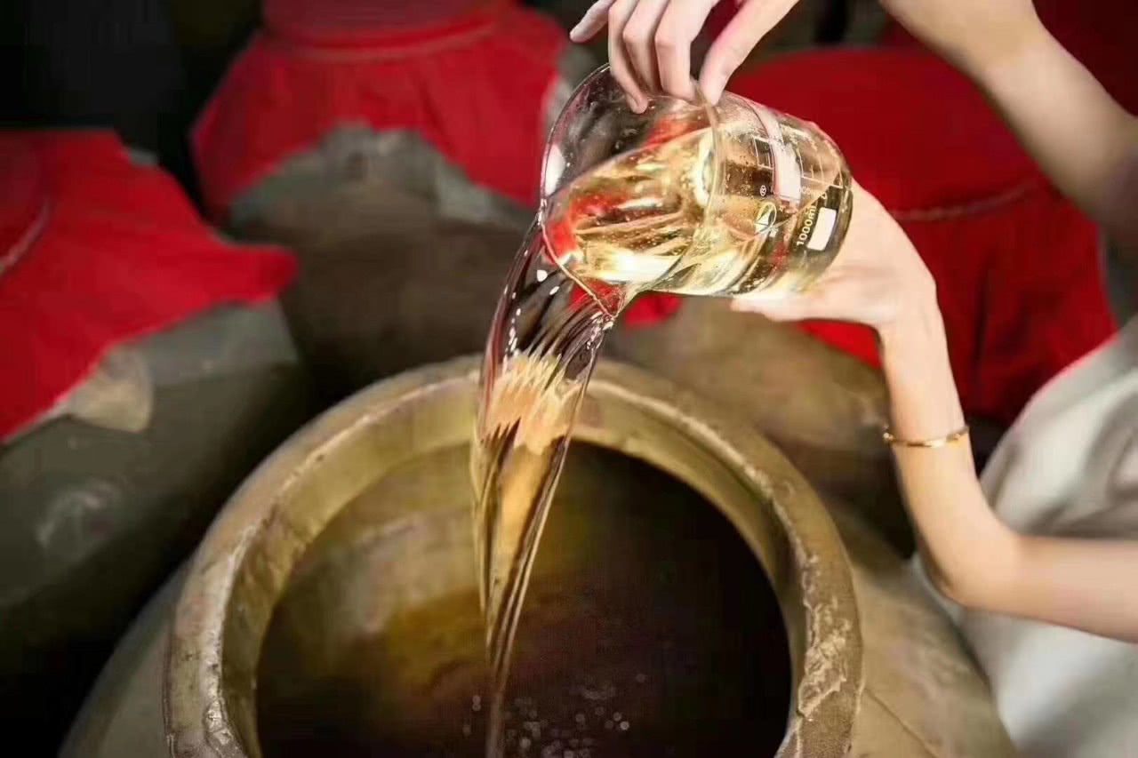 鉴别纯粮食酒唯一方法(鉴别白酒真假的6种方法)