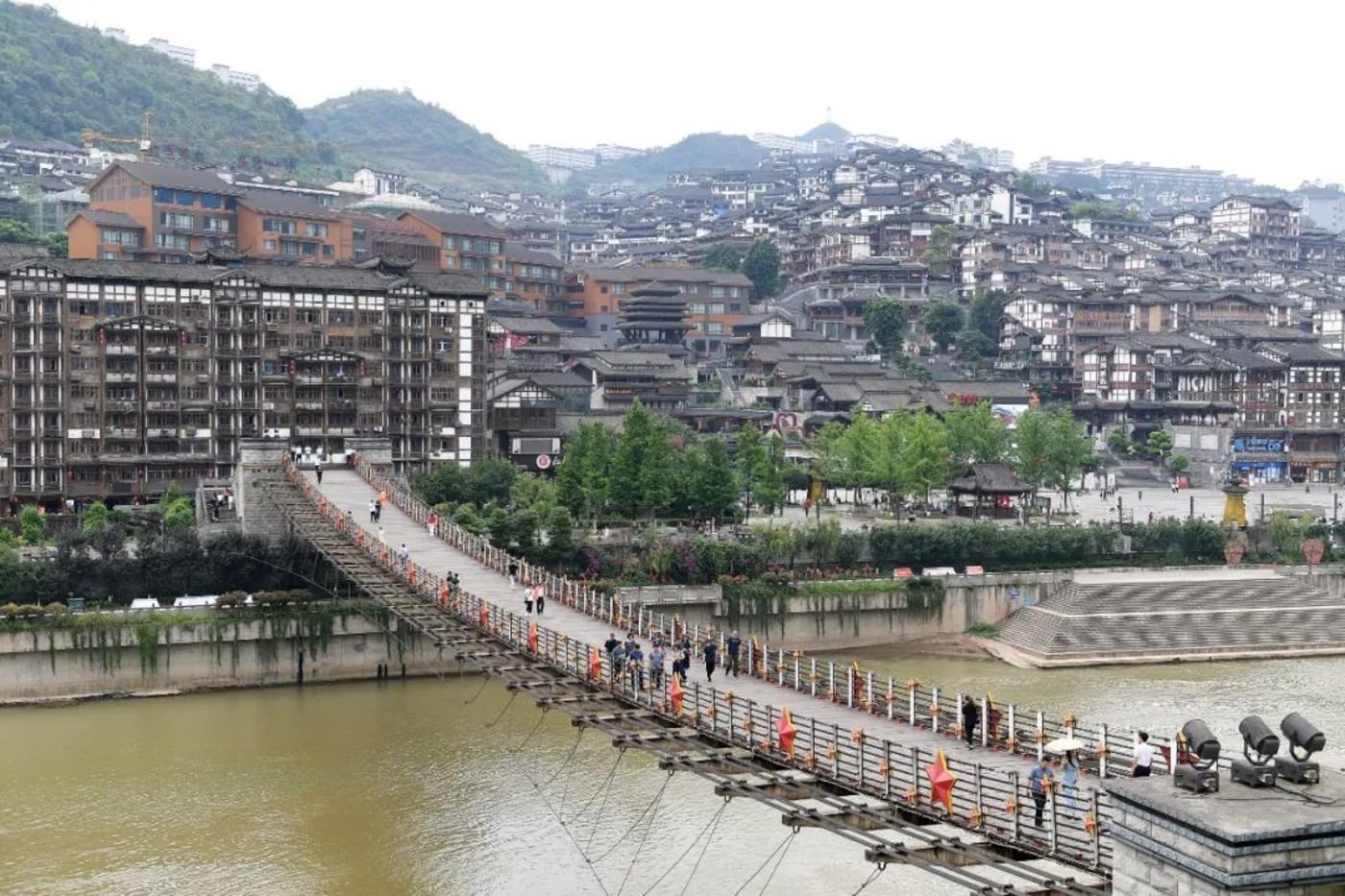 茅台镇旅游住哪里好?(去茅台镇住在哪里比较好)