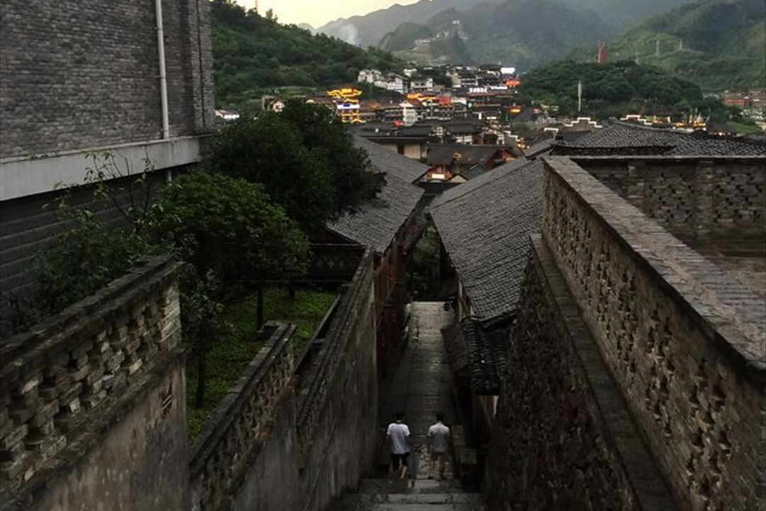 茅台镇怎么玩好喝一点(茅台镇怎么玩好喝一点的)